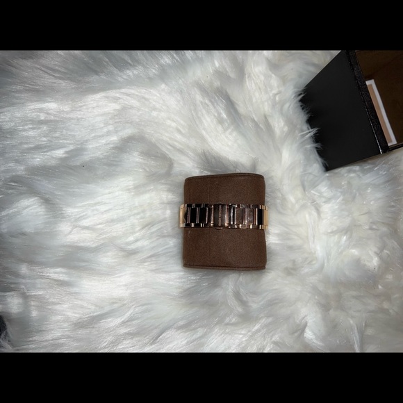 BRAND NEW (WOT) 🌹Rose Gold🌹 Micheal Kors watch - Picture 4 of 4